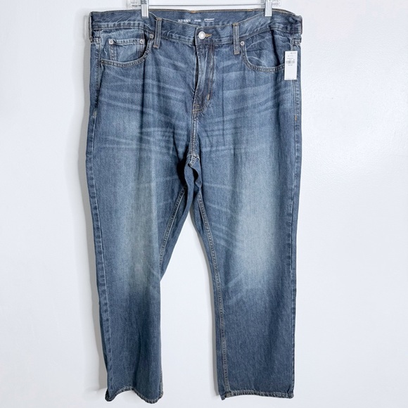 Old Navy Men's Straight Fit Medium Wash Jeans Size 40 x 30 - Picture 1 of 6
